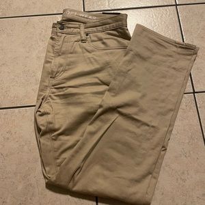 GAP Khaki Chino Slim size 33x30